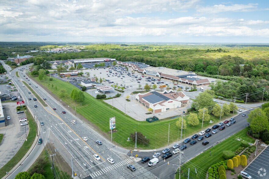 More Photos Of 300 Quaker Ln, Warwick General Retail For Sale