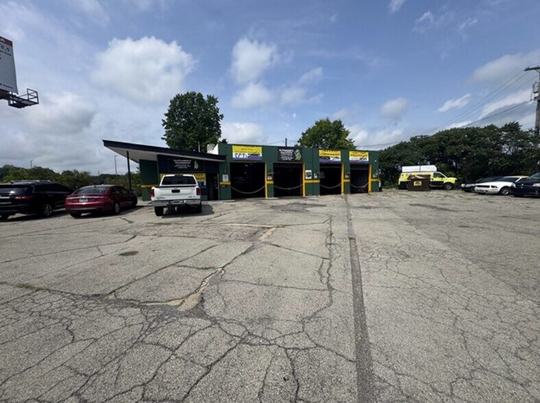 More Photos Of 5202 Mahoning Ave, Youngstown General Retail For Sale