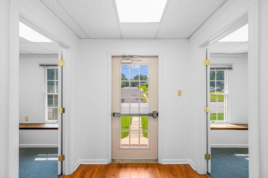 More Photos Of 3519 E Main St, Morgantown Office Residential For Lease