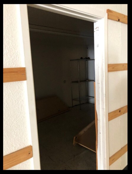 More Photos Of 270 N Sam Houston Blvd, San Benito Light Manufacturing For Lease