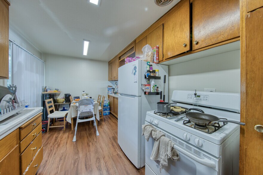 More Photos Of 24039 Park St, Hayward Apartments For Sale