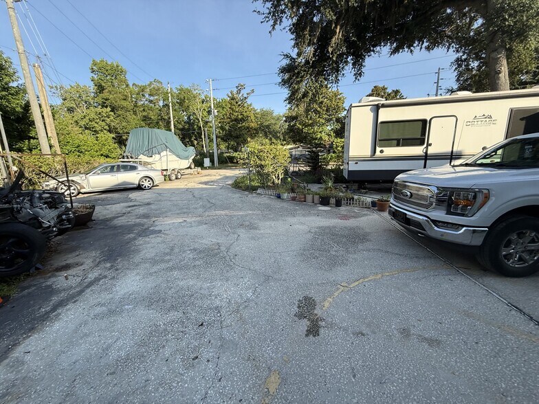 More Photos Of 5508 Benchmark Ln, Sanford Warehouse For Sale