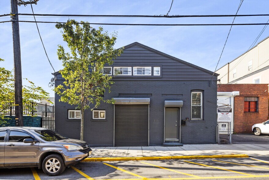 Primary Photo Of 109-111 35th St, Union City Warehouse For Lease