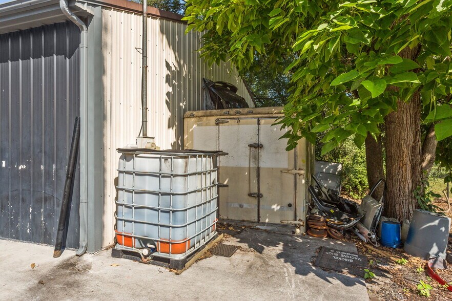 More Photos Of 140 Charles St, Harrisonburg Auto Repair For Sale