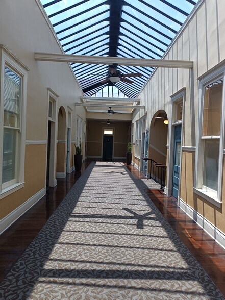 More Photos Of 26-38 S Raymond Ave, Pasadena Storefront Retail Office For Lease