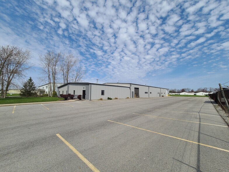 More Photos Of 7007 Trafalgar St, Fort Wayne Light Manufacturing For Sale