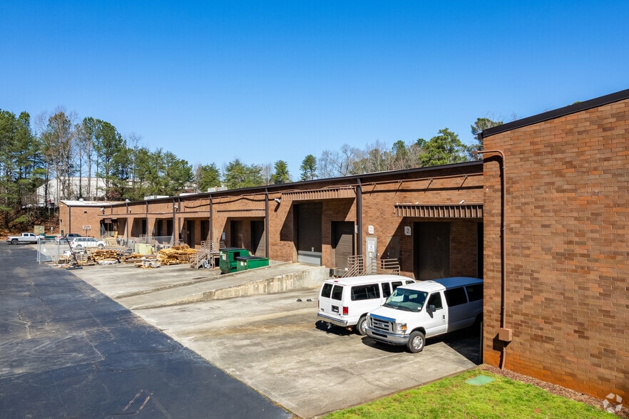 More Photos Of 1841 W Oak Pky, Marietta Warehouse For Lease