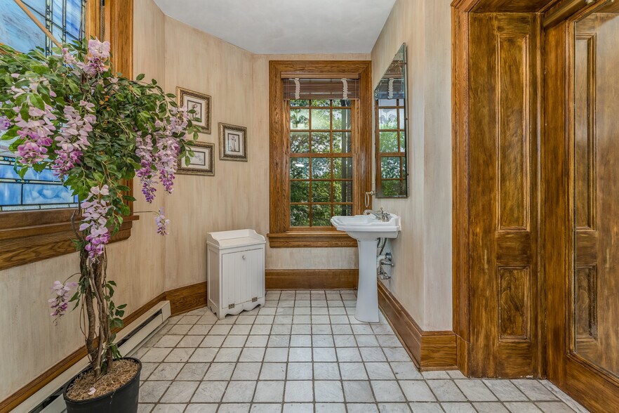 More Photos Of 1 Main St, Flemington Office For Sale