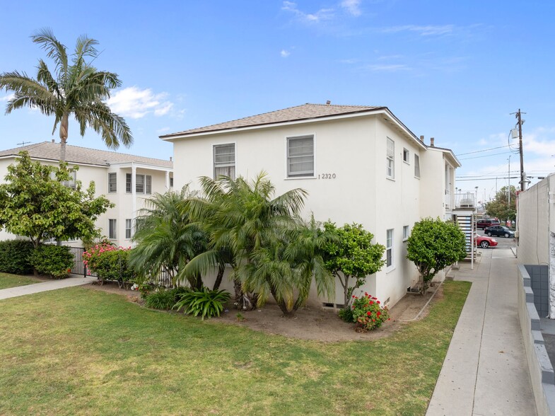 Primary Photo Of 12320 Washington Pl, Los Angeles Apartments For Sale