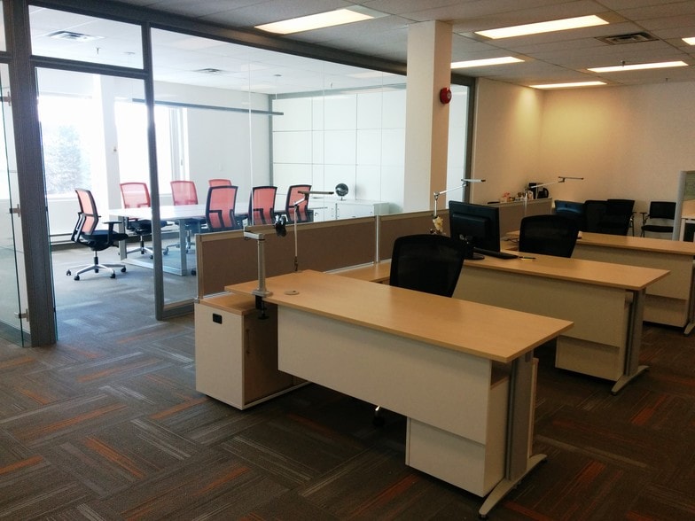 More Photos Of 2260-2300 Walkley Rd, Ottawa Flex For Sale