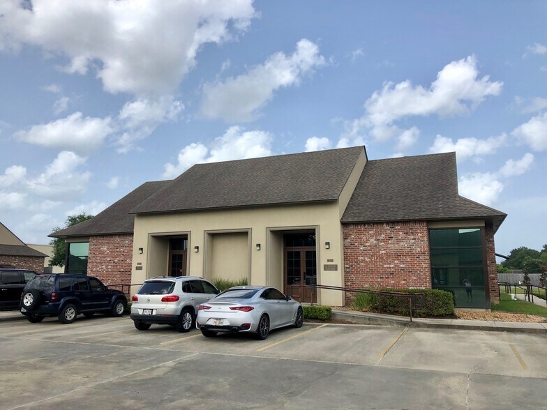 More Photos Of W E. Heck ct, Baton Rouge Office For Lease