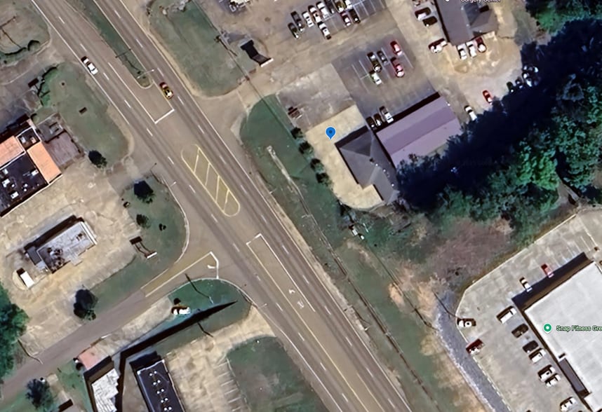 More Photos Of 1330 Sunset Dr, Grenada Office Residential For Lease