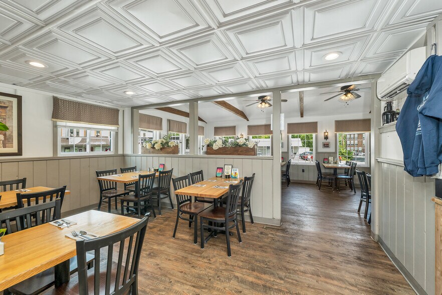 More Photos Of 40 Main St, Goffstown Restaurant For Sale