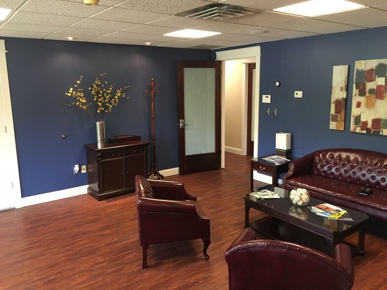 More Photos Of 1676 Viewpond Dr SE, Grand Rapids Office For Lease