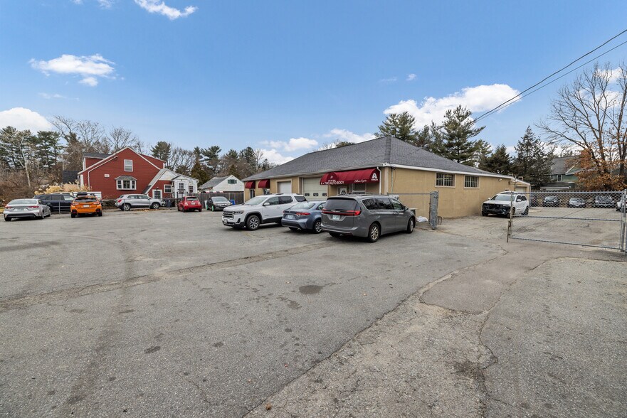 More Photos Of 20 Woodland St, Methuen Auto Repair For Sale