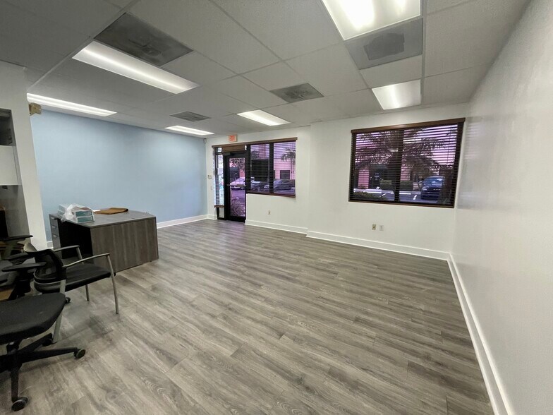More Photos Of 3700-3718 SW 30th Ave, Fort Lauderdale Warehouse For Sale