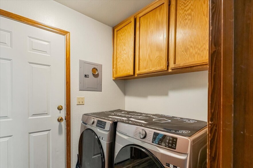 More Photos Of 416 Alder St, Mount Shasta Apartments For Sale