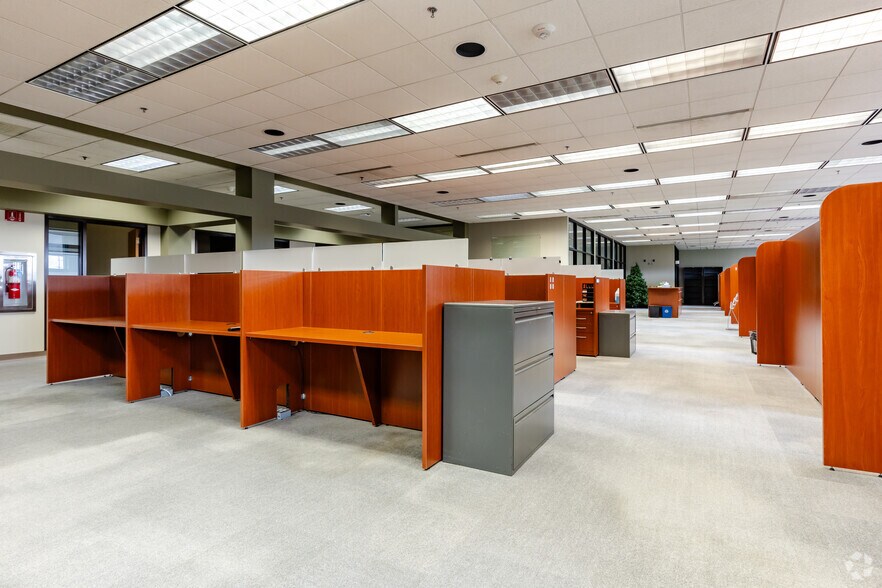 More Photos Of 801 W Rockton Rd, Rockton Research And Development For Sale