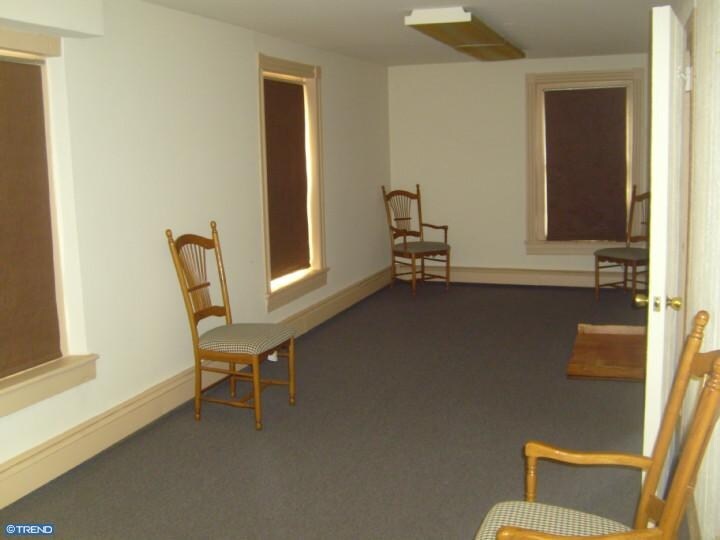 More Photos Of 46 Hilltown Pike, Line Lexington Office For Sale
