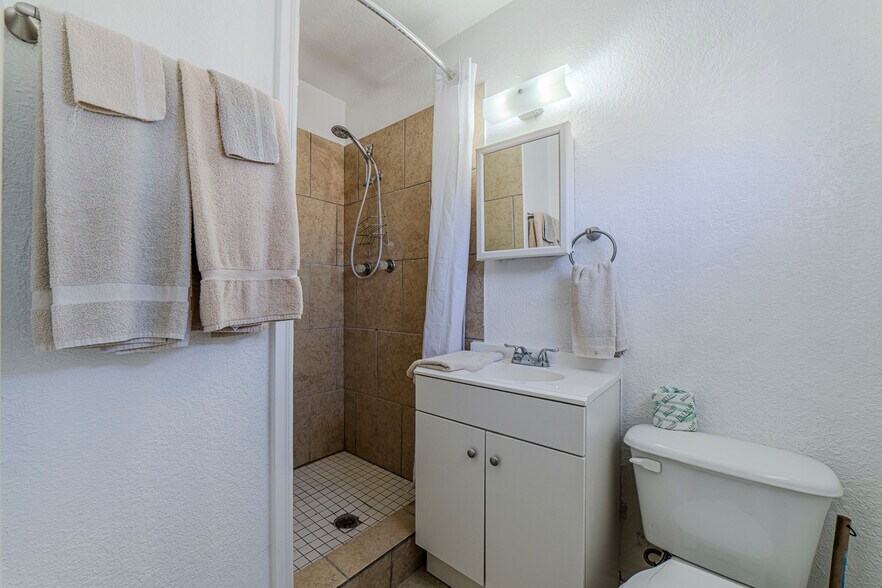 More Photos Of 2724 W Marland St, Hobbs Hotel For Sale