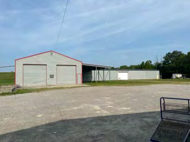More Photos Of 1200 Lakeview Ave, Washington Court House Manufacturing For Lease