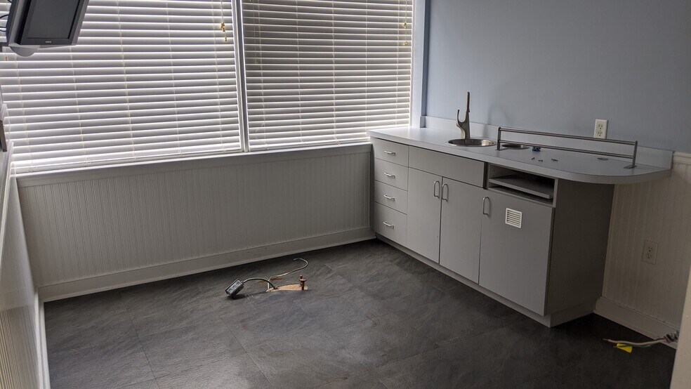 More Photos Of 250 W Lancaster Ave, Paoli Office For Sale