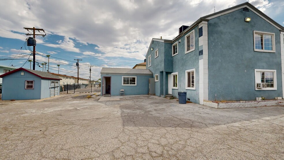 More Photos Of 530 E Oakey Blvd, Las Vegas Apartments For Sale