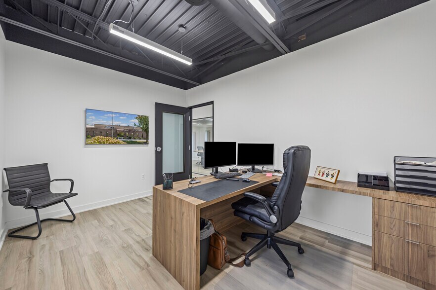 More Photos Of 23936 Industrial Park Dr, Farmington Hills Warehouse For Sale