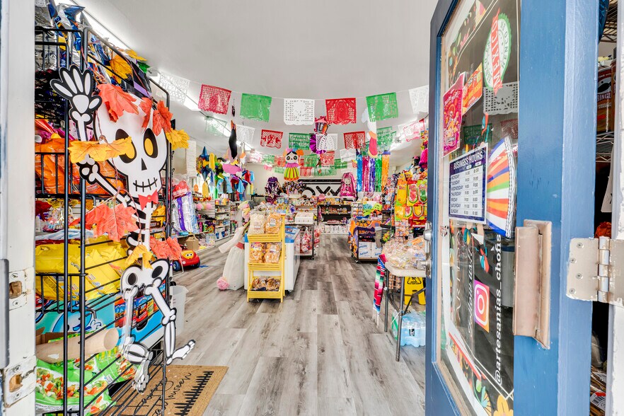 More Photos Of 154 E 6th St, Oxnard Freestanding For Sale