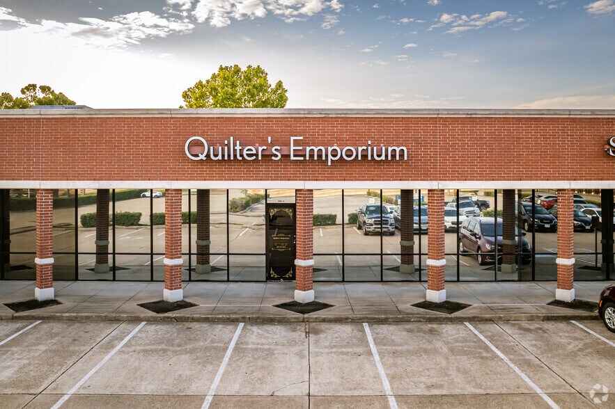 More Photos Of 11925 Southwest Fwy, Stafford Unknown For Lease