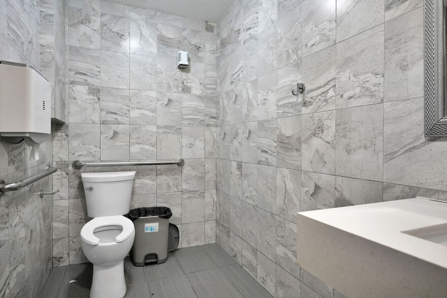 More Photos Of 3800 SW 8th St, Coral Gables Restaurant For Sale