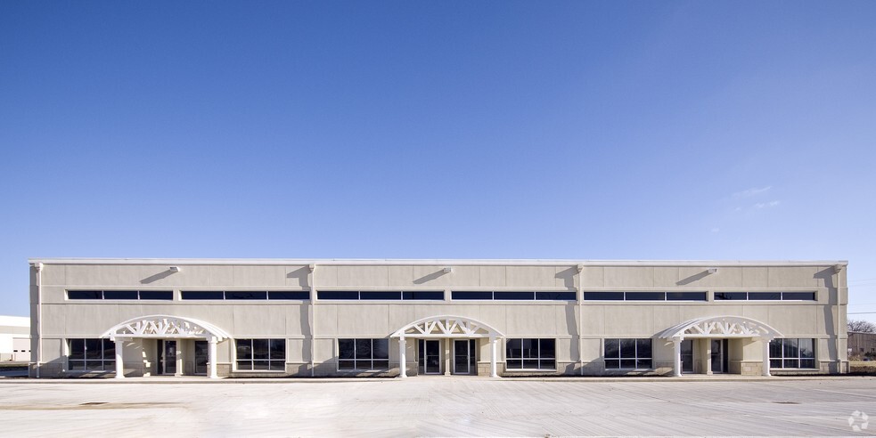 Primary Photo Of 8624 Industrial Pky, Plain City Flex For Lease