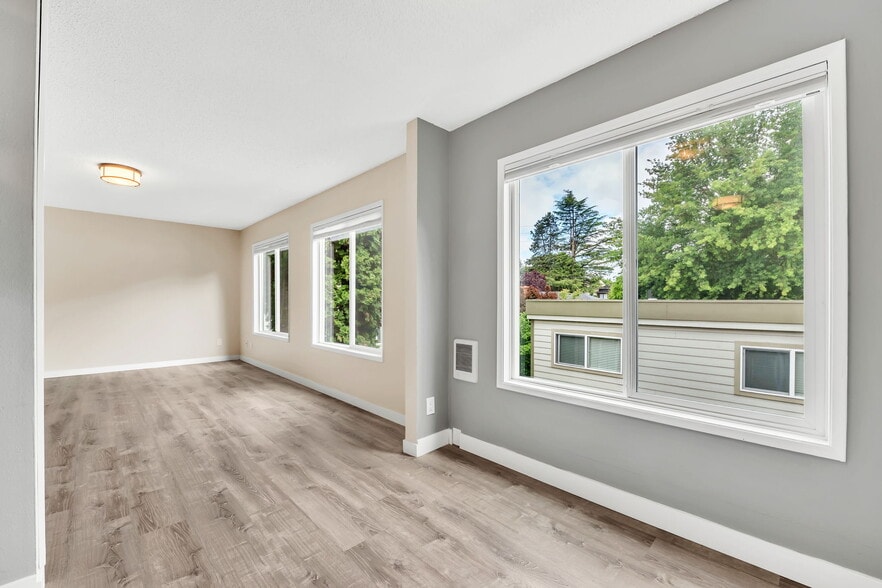 More Photos Of 4147-4153 SE 37th Ave, Portland Apartments For Sale