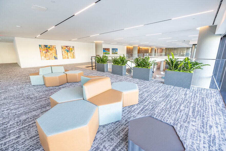 More Photos Of 820 Gessner Rd, Houston Office For Lease