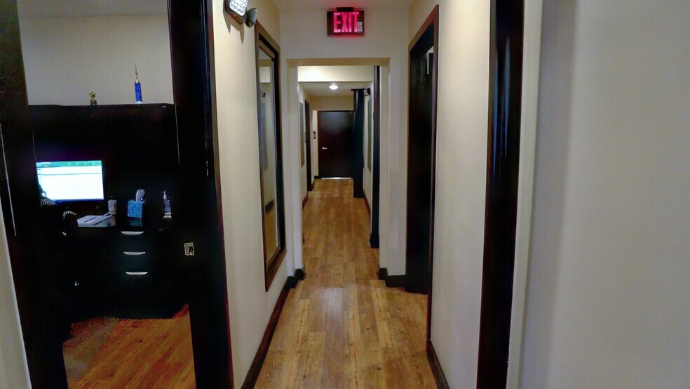 More Photos Of 710 E 64th St, Indianapolis Office For Lease