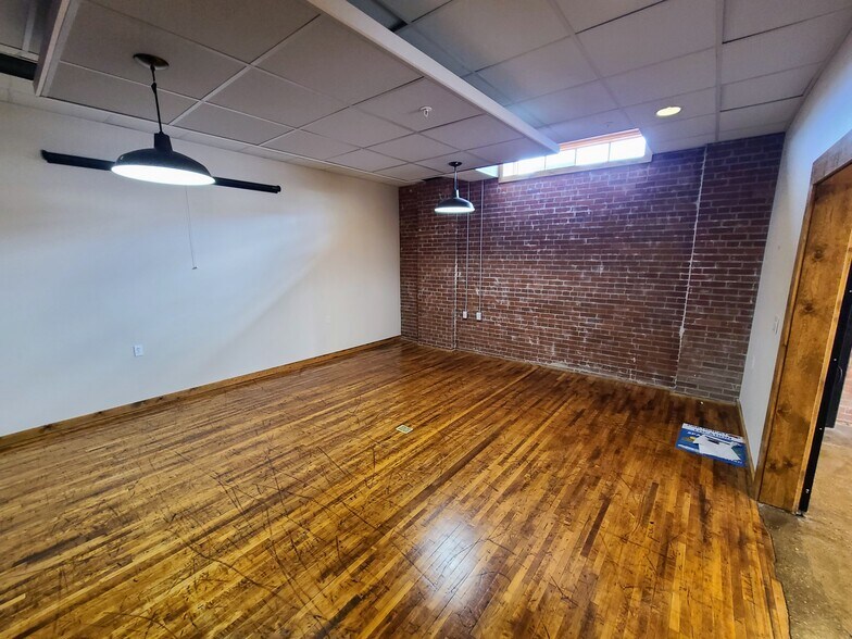 More Photos Of 1216 Smith St, Charleston Apartments For Lease