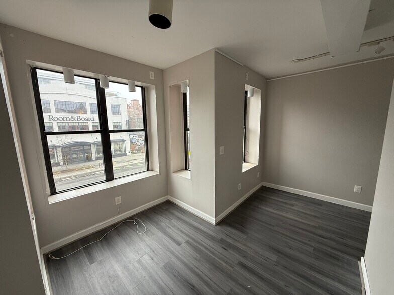 More Photos Of 1843 14th St NW, Washington Storefront For Lease