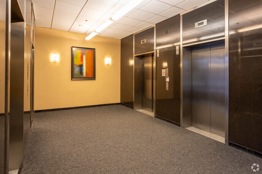 More Photos Of 435 Ford Rd, Saint Louis Park Office For Sale