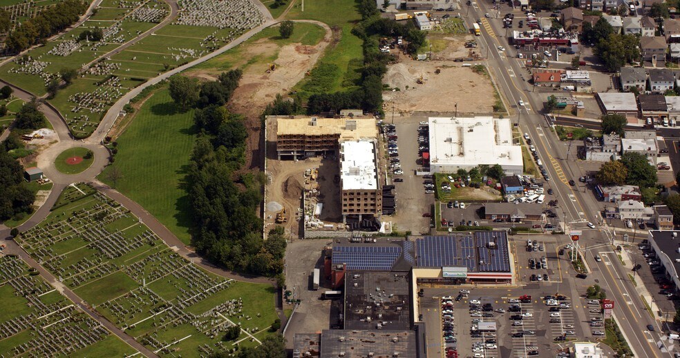 More Photos Of 520 Cliff St, Fairview Apartments For Sale