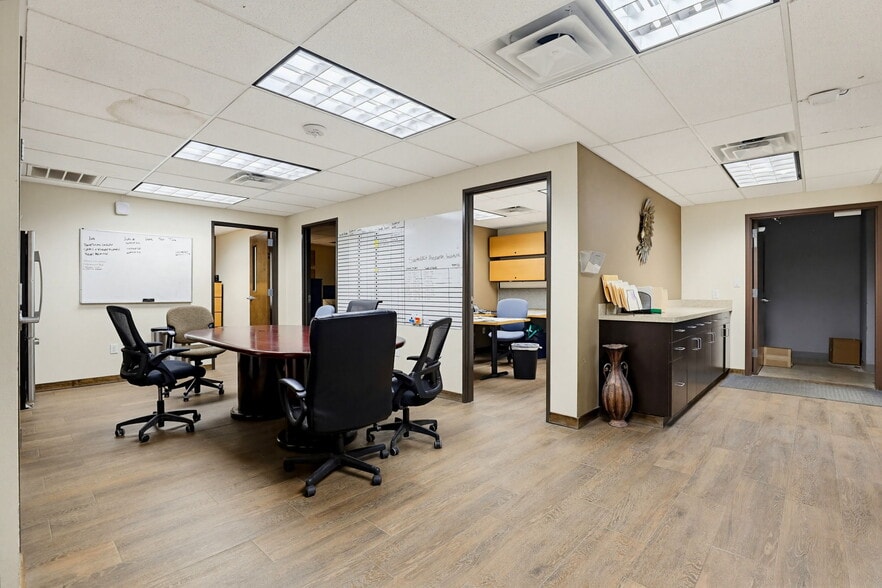 More Photos Of 11550 N North Loop Rd, San Antonio Warehouse For Sale
