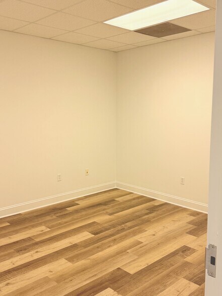 More Photos Of 6065 Parkway North Dr, Cumming Distribution For Sale