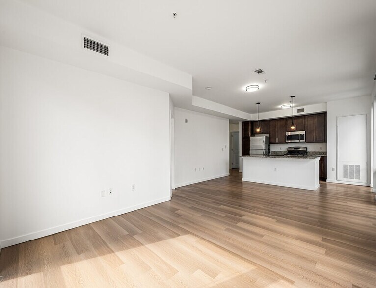 More Photos Of 121 Towne St, Stamford Apartments For Lease