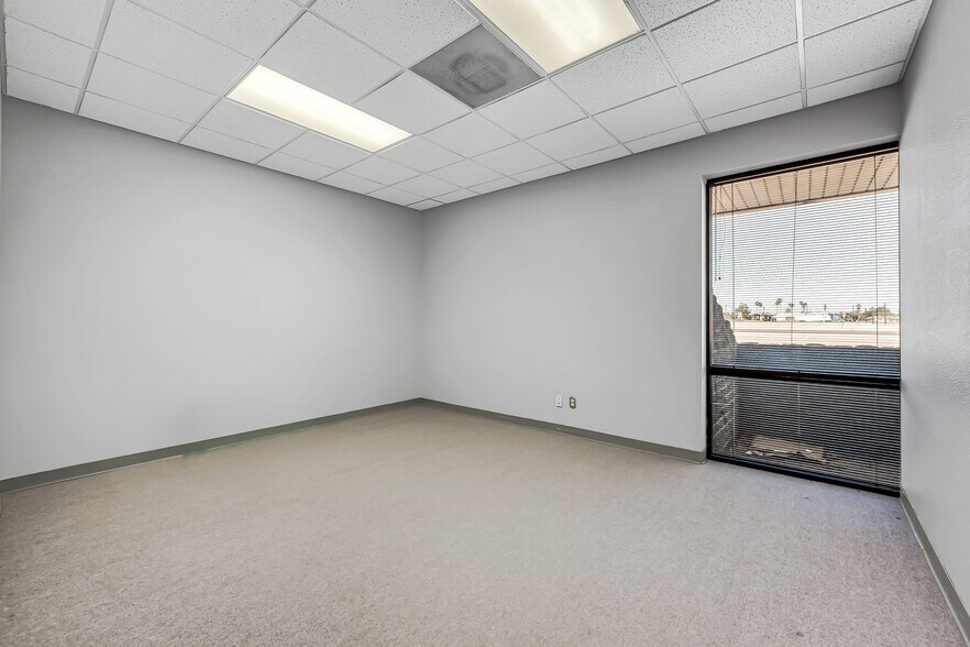 More Photos Of 145 E University Dr, Mesa Office For Lease