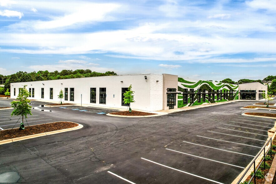 More Photos Of 801 E Arrowood Rd, Charlotte Office For Lease