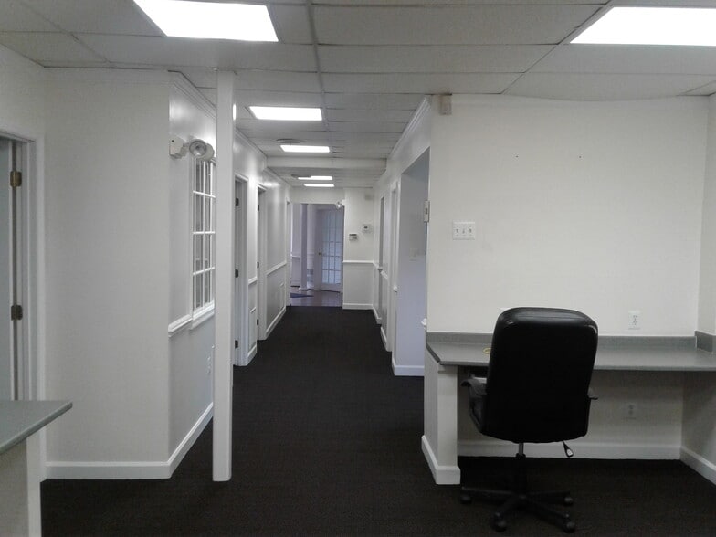 More Photos Of 9216 Center St, Manassas Medical For Sale