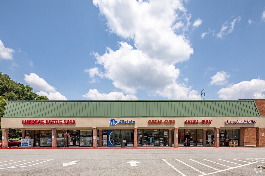 More Photos Of 2036 Johnson Ferry Rd NE, Atlanta Storefront For Lease