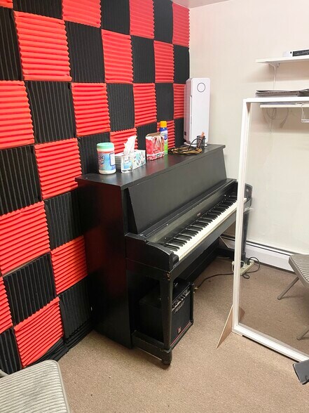 More Photos Of 377 Main St, Center Moriches Storefront Retail Office For Sale