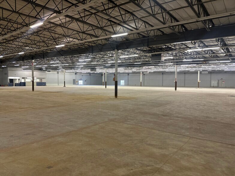 More Photos Of 124 Winchester Dr, West Point General Retail For Sale
