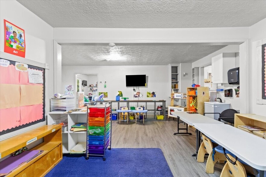 More Photos Of 57 Merritt St SE, Marietta Daycare Center For Sale