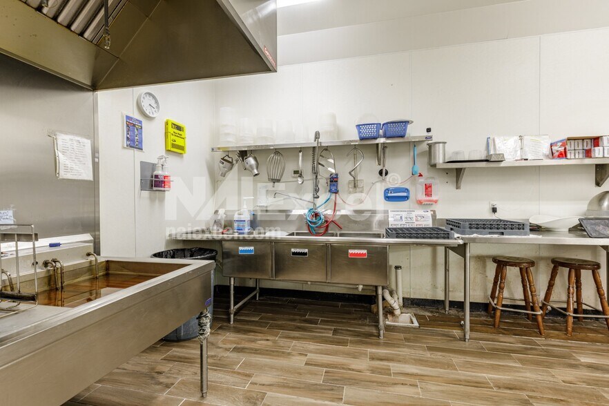 More Photos Of 435 N Bluff St, Saint George Freestanding For Lease